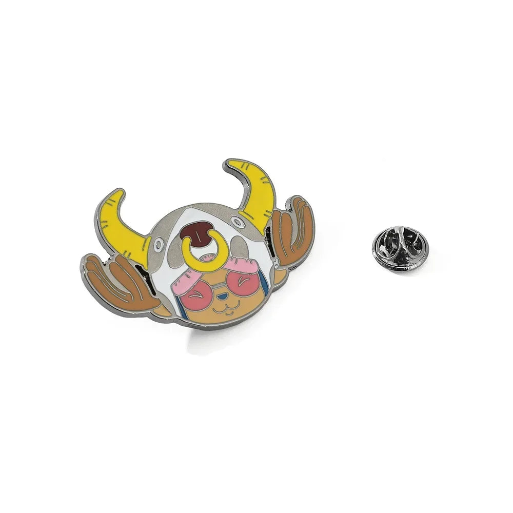 One Piece Emaille-Broschen Cartoon Luffy Zoro Nami Chopper Sanji Lysop Anime Actionfiguren Metallabzeichen Rucksack Anstecknadeln Spielzeug