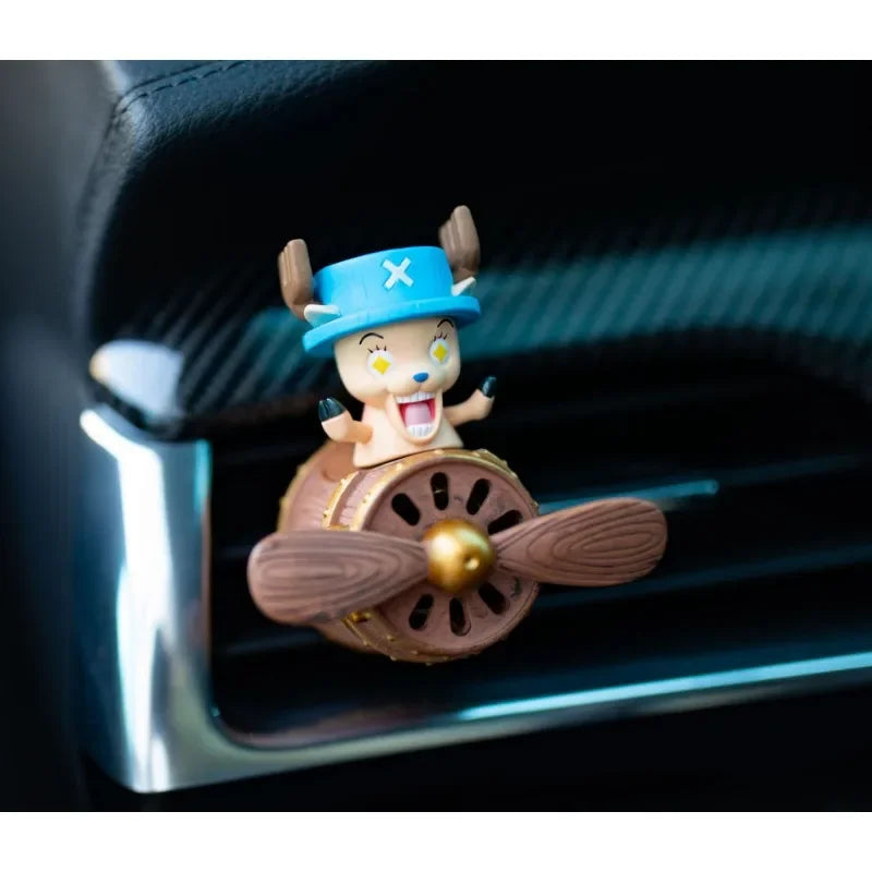 Anime One Piece Luffy Sauron Sanji Pilot Propeller Auto-Lufterfrischer Aromatherapie Mode Air Vent Aromatherapie Autozubehör