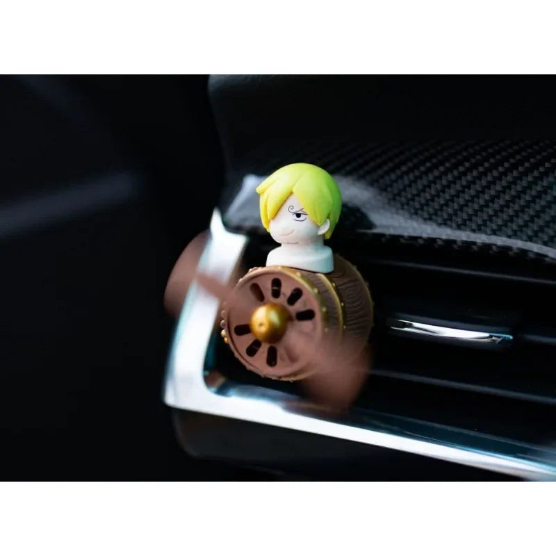 Anime One Piece Luffy Sauron Sanji Pilot Propeller Auto-Lufterfrischer Aromatherapie Mode Air Vent Aromatherapie Autozubehör