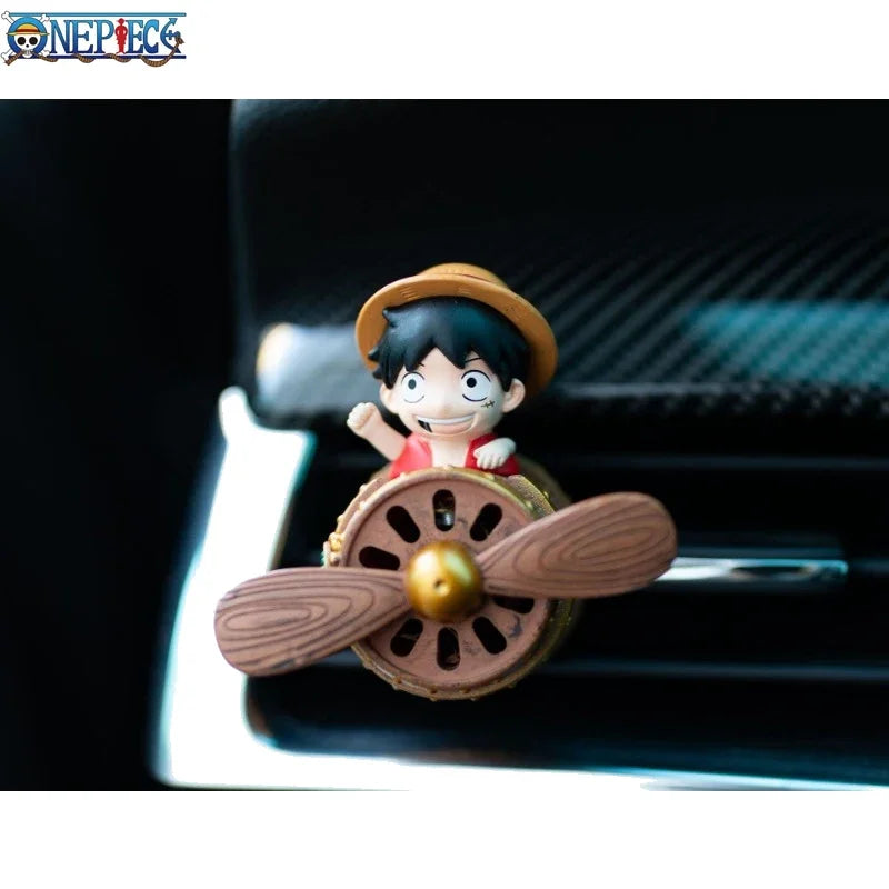 Anime One Piece Luffy Sauron Sanji Pilot Propeller Auto-Lufterfrischer Aromatherapie Mode Air Vent Aromatherapie Autozubehör