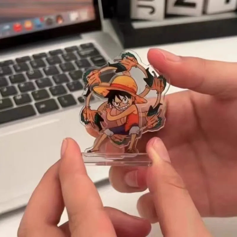 Figurines d'action One Piece Luffy en acrylique, support rotatif créatif, ornements de bureau, dessin animé Zoro, bijoux de bureau, cadeaux, jouets